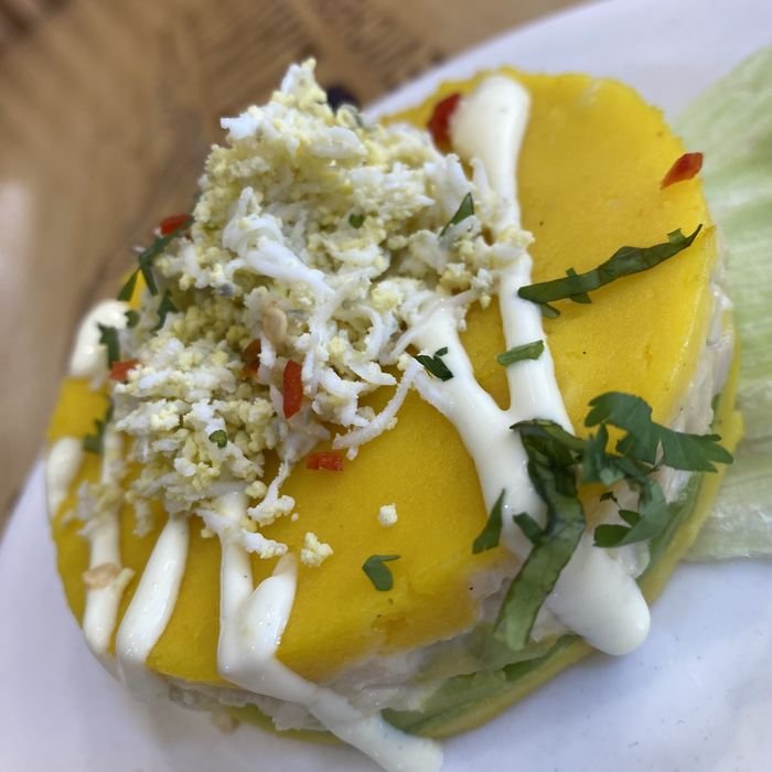 Causa rellena de pollo, entrada del menú